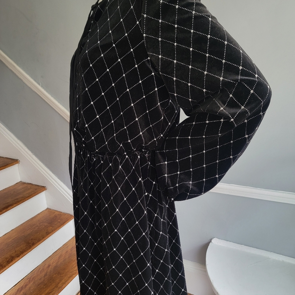 EUC Black Velvet Dress 12p - Picture 6 of 10